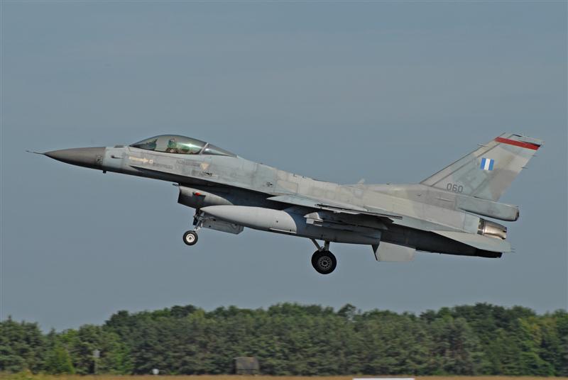 Hellenic Air Force F-16 341Mira on the way to the next mission.jpg - jens.schymura@onlinehome.de